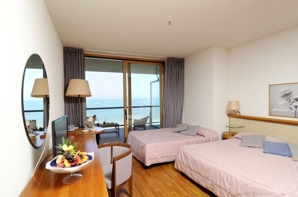Grand Hotel Berti Silvi Marina Esterno foto