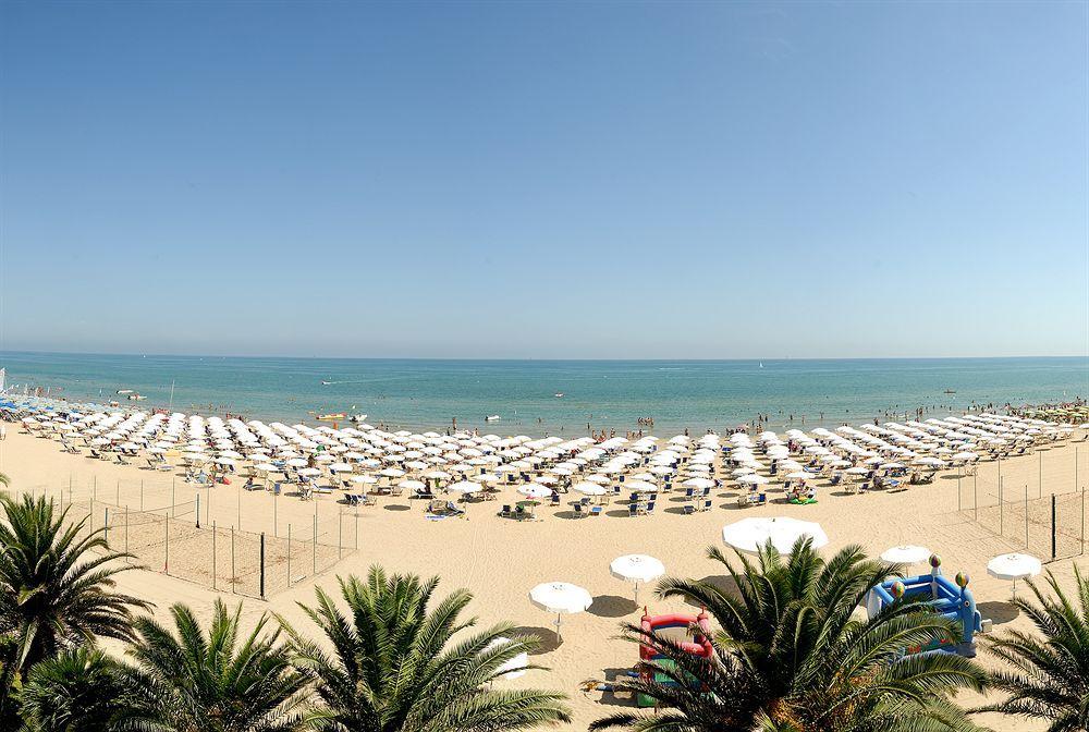 Grand Hotel Berti Silvi Marina Esterno foto