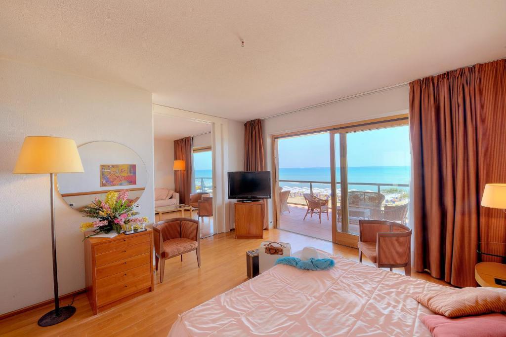 Grand Hotel Berti Silvi Marina Esterno foto